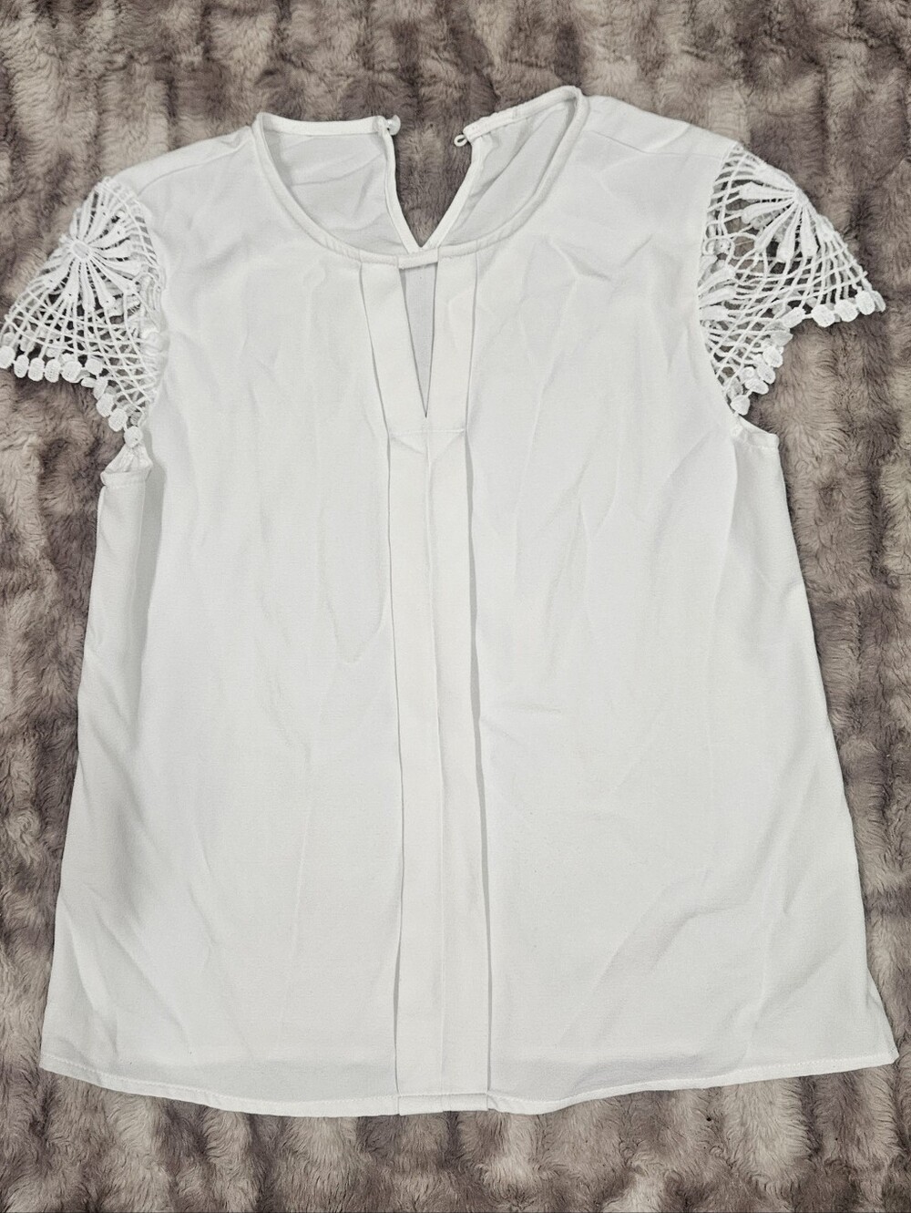 Boho White Crochet Lace Cap Sleeve Blouse – Keyhole Neck Pleated Top